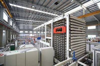 从大牌代工到电商爆款 《中餐厅》赞助品牌的崛起密码